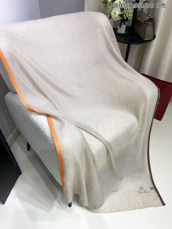 Loro Piana Scarf LPC00053 Loro Piana Scarf LPC00053